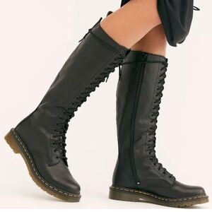Dr. Martens 1B60 20-Eye Lace Up Tall Leather Boots Size UK 6 Virginia Leather